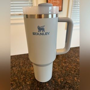 Stanley 40oz tumbler - excellent condition